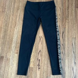 VS Sport Knockout Legging Sz M with logo side